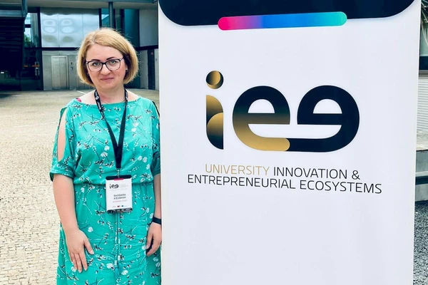 Szkolenie organizowane zostało przez Uniwersytet Minho w Portugalii, a jego tematem było „Innovation and Entrepreneurial Ecosystems”. Celem wyjazdu było przede wszystkim pozyskanie wiedzy w zakresie innowacyjnych i zrównoważonych modeli biznesowych, ale ta